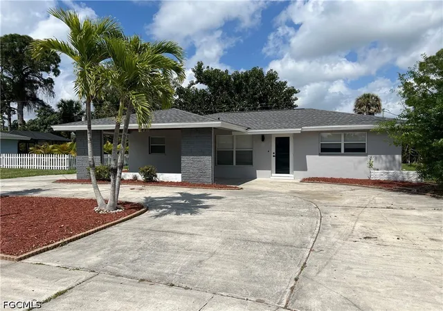 Photo 1 of Single family home for sale at 4562 Tennyson Dr, North Fort Myers, FL 33903 | MLS# 2026037877 | Listing updated on 2026-10-30