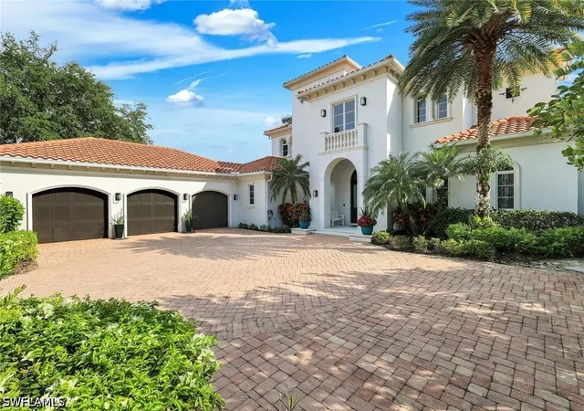Photo 3 of Single family home for sale at 2558 Escada Ct, Naples, FL 34109 | MLS# 226025810 | Listing updated on 2026-09-15