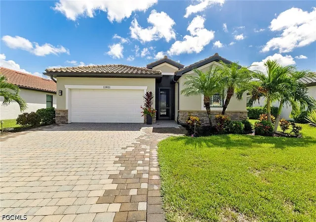 Photo 2 of Single family home for sale at 11921 Arbor Tr Dr, Fort Myers, FL 33913 | MLS# 2026037909 | Listing updated on 2026-09-20