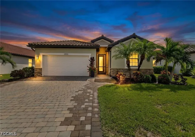 Photo 3 of Single family home for sale at 11921 Arbor Tr Dr, Fort Myers, FL 33913 | MLS# 2026037909 | Listing updated on 2026-09-20