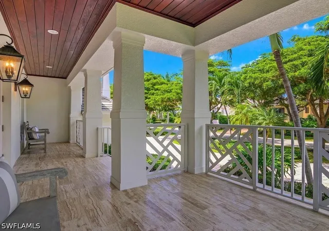 Photo 2 of Single family home for sale at 580 15th Avenue S, Naples, FL 34102 | MLS# 226031901 | Listing updated on 2026-09-09