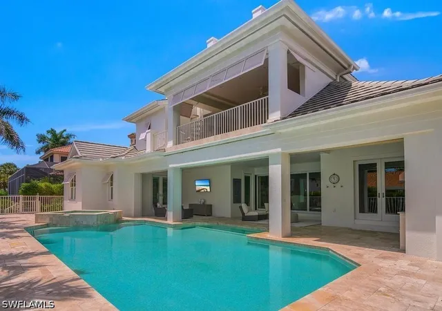 Photo 3 of Single family home for sale at 580 15th Avenue S, Naples, FL 34102 | MLS# 226031901 | Listing updated on 2026-09-09