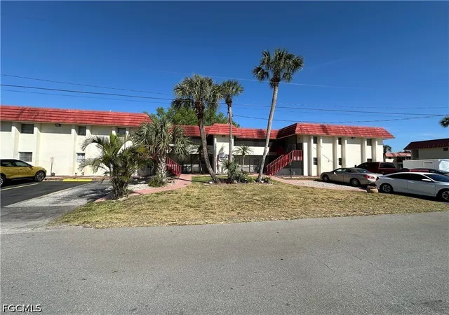 Listing Photo 2 - Condo for sale in building located at 1376 Archer St, Lehigh Acres, FL 33936 - Unit #6