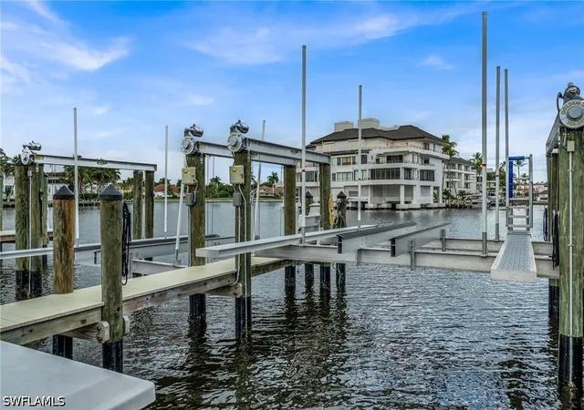 Land for sale at 4450 Gulf Shore Blvd N, Naples, FL 34103 | MLS# 226032412