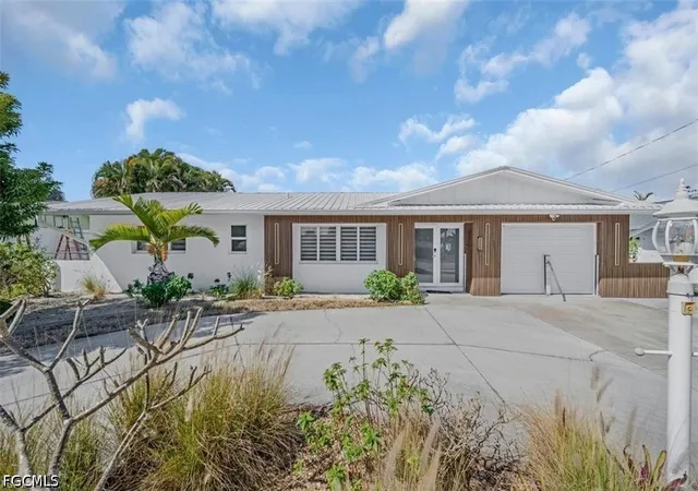 Single family home for sale at 4625 Forest Glen Dr, North Fort Myers, FL 33903 | MLS# 2026037936