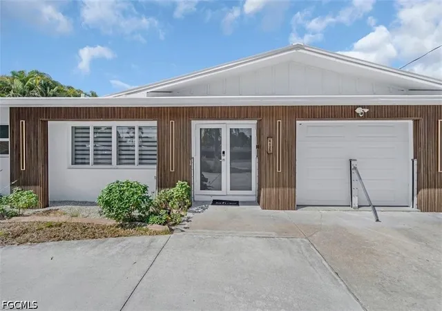 Photo 2 of Single family home for sale at 4625 Forest Glen Dr, North Fort Myers, FL 33903 | MLS# 2026037936 | Listing updated on 2026-09-09