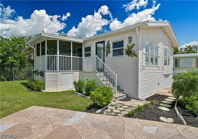 Photo 2 of Manufactured home for sale at 19681 Summerlin Rd #418, Fort Myers, FL 33908 | MLS# 2026037940 | Listing updated on 2026-09-11