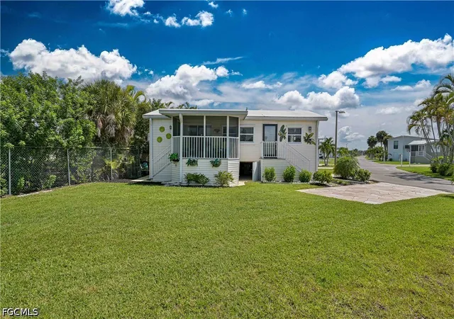 Photo 2 of Manufactured home for sale at 19681 Summerlin Rd #418, Fort Myers, FL 33908 | MLS# 2026037940 | Listing updated on 2026-09-11