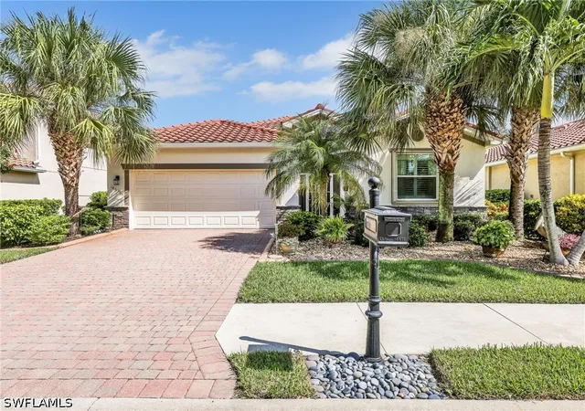 Photo 2 of Single family home for sale at 14631 Fern Lake Ct, Naples, FL 34114 | MLS# 226032271 | Listing updated on 2026-09-14