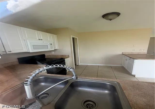 Photo 3 of Single family home for sale at 2005 NE 15th Terrace, Cape Coral, FL 33909 | MLS# 2026037970 | Listing updated on 2026-09-09