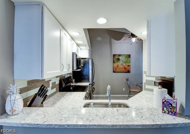 Listing Photo 5 - Condo for sale in building located at 182 Newport Dr, Naples, FL 34114 - Unit #1007