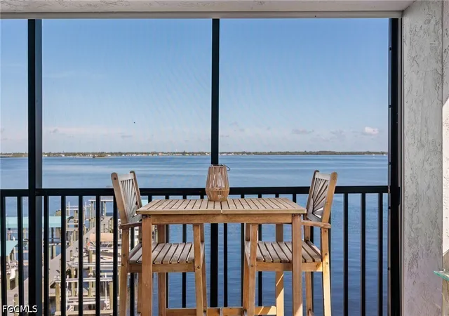 Listing Photo 4 - Condo for sale in building located at 2711 1St St, Fort Myers, FL 33916 - Unit #304