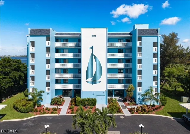 Listing Photo 5 - Condo for sale in building located at 2711 1St St, Fort Myers, FL 33916 - Unit #304