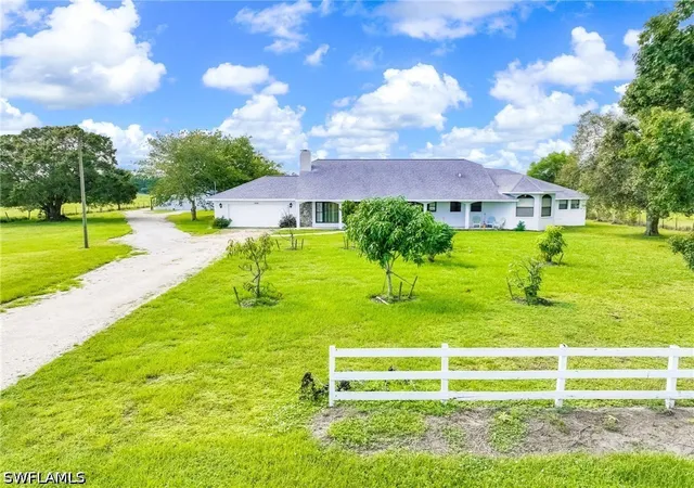 Photo 2 of Single family home for sale at 1330 Purple Martin Dr, Naples, FL 34120 | MLS# 226031435 | Listing updated on 2026-09-12