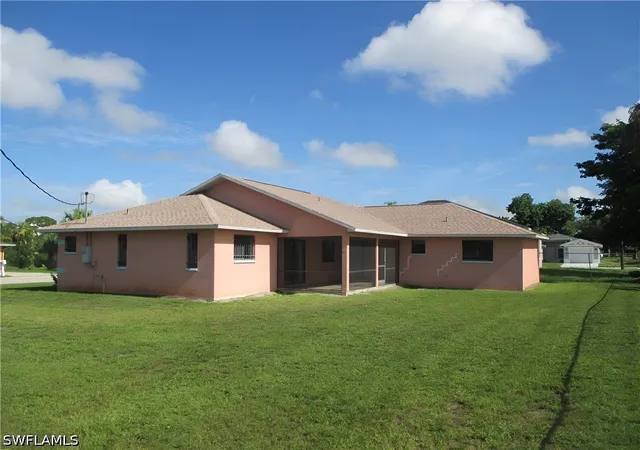 Photo 2 of Single family home for sale at 1825 Fountain St, Fort Myers, FL 33916 | MLS# 226032434 | Listing updated on 2026-09-10