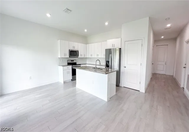 Photo 4 of Single family home for sale at 2007 Inglewood Cir, Labelle, FL 33935 | MLS# 2026038028 | Listing updated on 2026-09-11