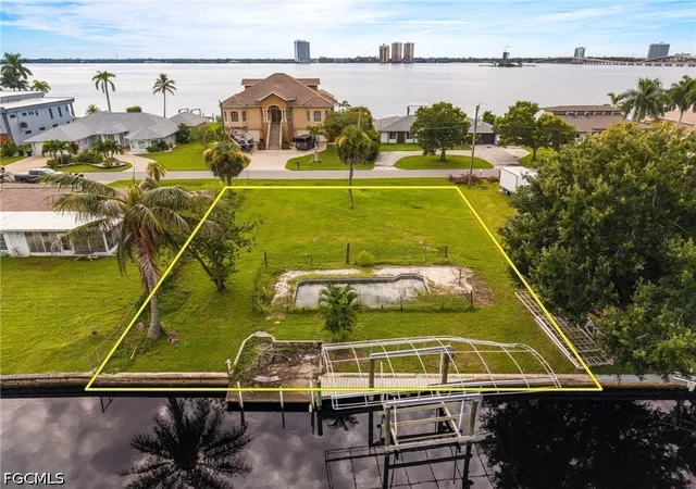 Photo 2 of Land for sale at 116 E N Shore Ave, North Fort Myers, FL 33917 | MLS# 2026038041 | Listing updated on 2026-10-06