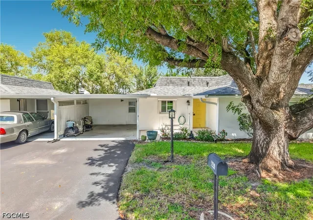 Photo 3 of Townhouse for sale at 842 Pangola Dr, North Fort Myers, FL 33903 | MLS# 2026038065 | Listing updated on 2026-10-02