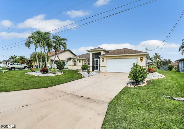 Photo 2 of Single family home for sale at 323 Se 9th Avenue, Cape Coral, FL 33990 | MLS# 2026038077 | Listing updated on 2026-09-11