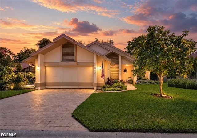 Photo 3 of Single family home for sale at 12543 Barrington Ct, Fort Myers, FL 33908 | MLS# 2026038078 | Listing updated on 2026-10-03