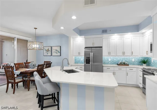 Listing Photo 5 - Condo for sale in building located at 269 Vintage Bay Dr, MARCO ISLAND, FL 34145 - Unit #C4