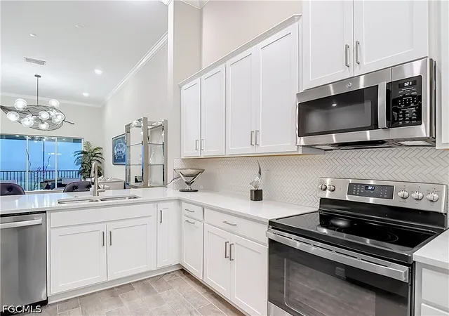 Listing Photo 4 - Condo for sale in building located at 11841 Venetian Lagoon Dr, Fort Myers, FL 33913 - Unit #203