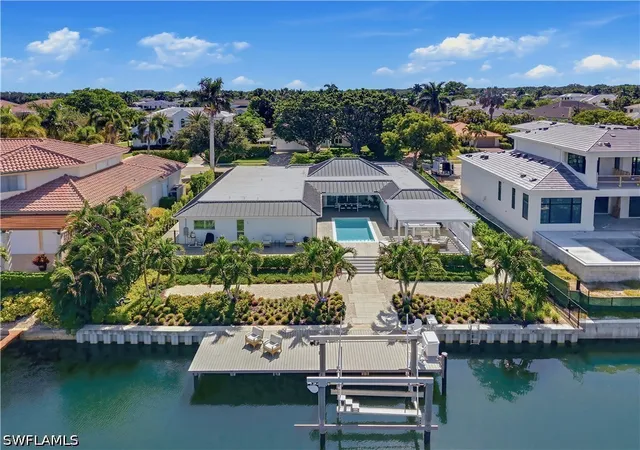Photo 3 of Single family home for sale at 3737 Crayton Rd, Naples, FL 34103 | MLS# 226031703 | Listing updated on 2026-09-23