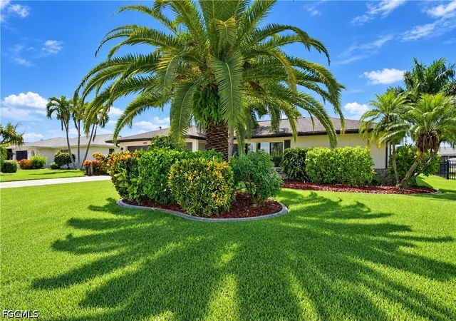Photo 2 of Single family home for sale at 1932 Palaco Grande Pkwy, Cape Coral, FL 33904 | MLS# 2026038147 | Listing updated on 2026-09-13