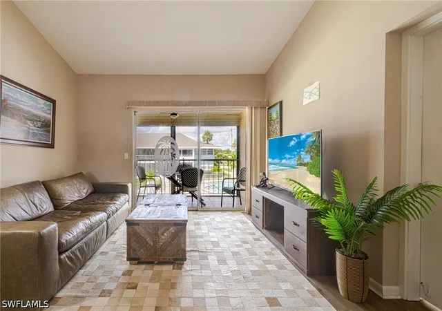 Listing Photo 4 - Condo for sale in building located at 4216 Se 4Th Pl, Cape Coral, FL 33904 - Unit #12