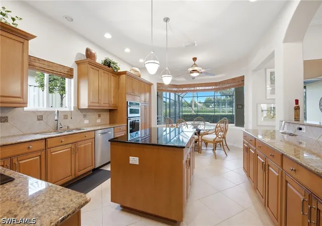Photo 4 of Single family home for sale at 6007 Fairway Ct, Naples, FL 34110 | MLS# 226032312 | Listing updated on 2026-09-14