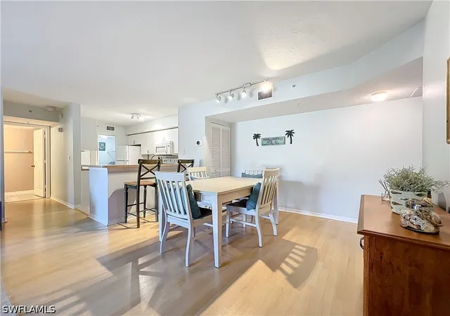 Listing Photo 5 - Condo for sale in building located at 8930 Colonnades Ct E, Bonita Springs, FL 34135 - Unit #626