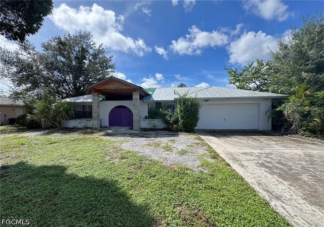 Photo 1 of Single family home for sale at 2215 Treehaven Cir N, Fort Myers, FL 33907 | MLS# 2026038199 | Listing updated on 2026-09-14