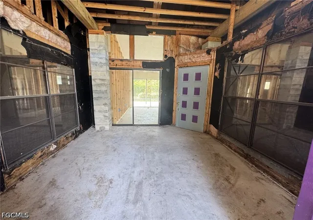 Photo 2 of Single family home for sale at 2215 Treehaven Cir N, Fort Myers, FL 33907 | MLS# 2026038199 | Listing updated on 2026-09-14