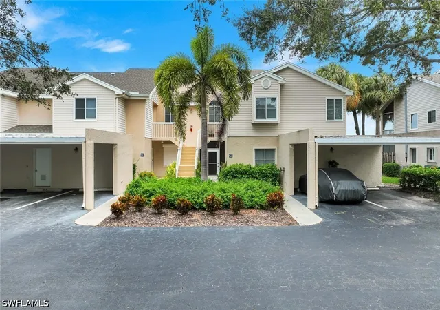 Listing Photo 4 - Condo for sale in building located at 2731 Citrus Lake Dr, Naples, FL 34109 - Unit #101