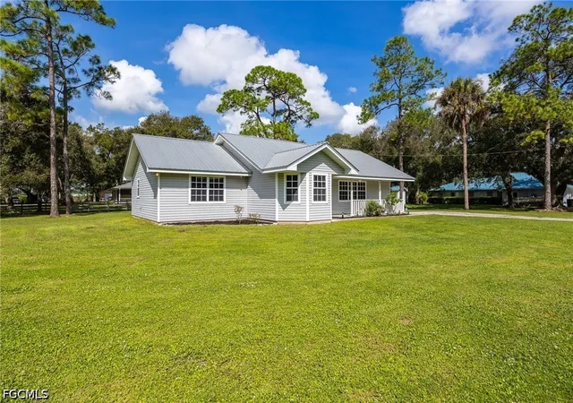 Photo 1 of Single family home for sale at 1212 Woods Dr, La Belle, FL 33935 | MLS# 2026038212 | Listing updated on 2026-09-16