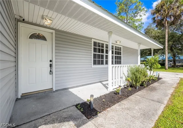 Photo 3 of Single family home for sale at 1212 Woods Dr, La Belle, FL 33935 | MLS# 2026038212 | Listing updated on 2026-09-16