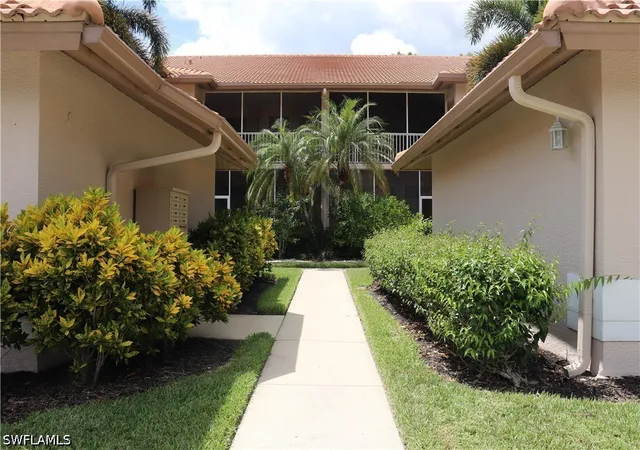 Listing Photo 4 - Condo for sale in building located at 8055 Tiger Cvs, Naples, FL 34113 - Unit #603