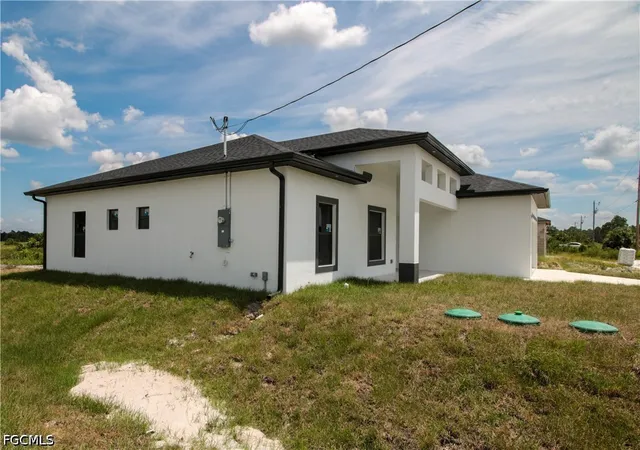 Photo 4 of Single family home for sale at 943 Commodore St, Lehigh Acres, FL 33974 | MLS# 2026038226 | Listing updated on 2026-09-10