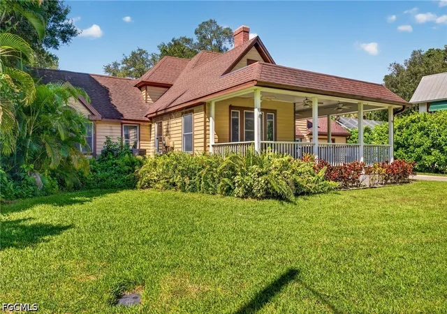 Photo 2 of Single family home for sale at 1460 Manuels Dr, Fort Myers, FL 33901 | MLS# 2026038230 | Listing updated on 2026-09-15