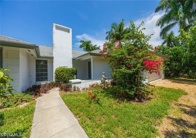 Photo 2 of Single family home for sale at 635 Wedge Dr, Naples, FL 34103 | MLS# 226031979 | Listing updated on 2026-09-10