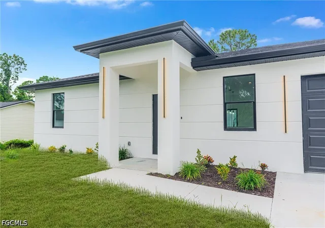 Photo 2 of Single family home for sale at 2807 6th Street SW, Lehigh Acres, FL 33976 | MLS# 2026038282 | Listing updated on 2026-09-11