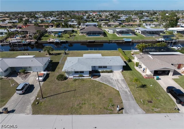 Photo 2 of Single family home for sale at 3102 Se 18th Avenue, Cape Coral, FL 33904 | MLS# 2026038304 | Listing updated on 2026-09-13