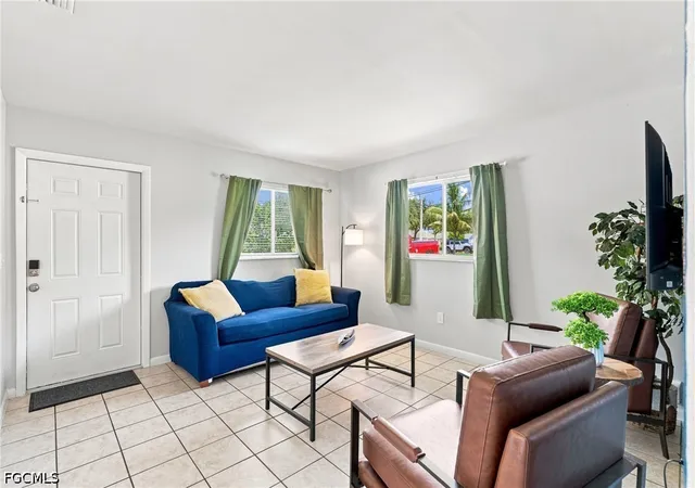 Photo 3 of House for sale at 607 SE 24th Avenue, Cape Coral, FL 33990 | MLS# 2026038308 | Listing updated on 2026-09-11