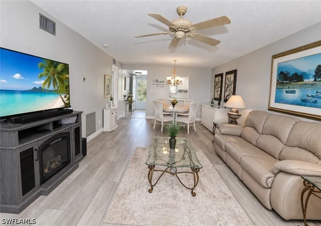 Listing Photo 4 - Condo for sale in building located at 5515 Naples Blvd, Naples, FL 34109 - Unit #314