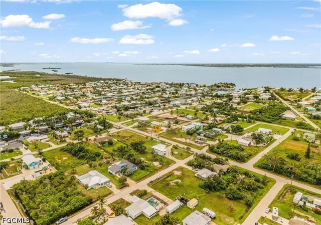 Photo 2 of Single family home for sale at 2510 Rose Ave, Saint James City, FL 33956 | MLS# 2026038314 | Listing updated on 2026-10-17