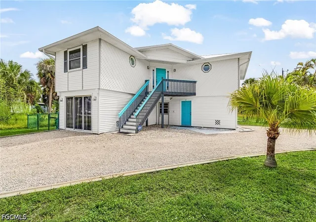 Photo 3 of Single family home for sale at 2510 Rose Ave, Saint James City, FL 33956 | MLS# 2026038314 | Listing updated on 2026-09-16