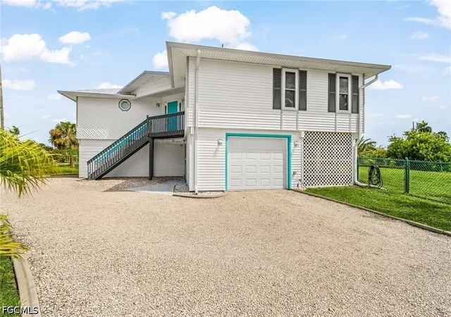 Photo 3 of Single family home for sale at 2510 Rose Ave, Saint James City, FL 33956 | MLS# 2026038314 | Listing updated on 2026-09-16