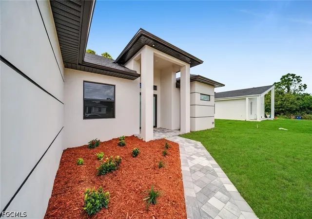 Photo 3 of Single family home for sale at 740 Chestnut St E, Lehigh Acres, FL 33974 | MLS# 2026038315 | Listing updated on 2026-09-11