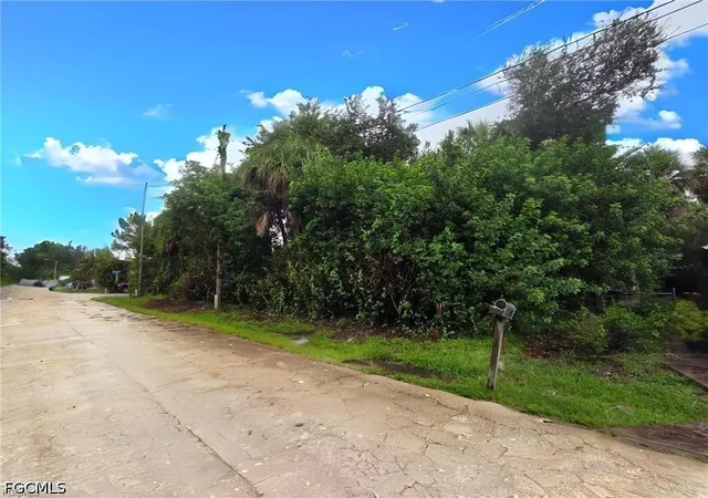 Photo 4 of Land for sale at 524 Santa Cruz St, North Fort Myers, FL 33903 | MLS# 2026038319 | Listing updated on 2026-09-10
