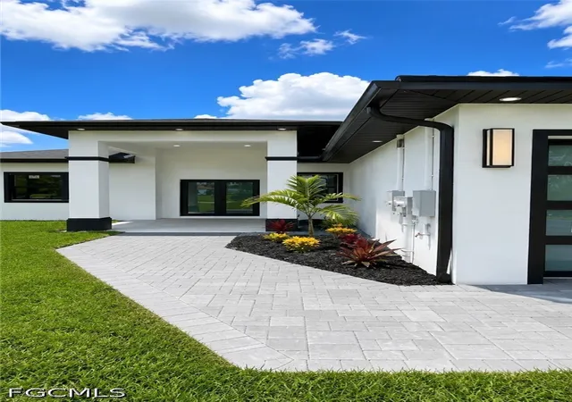 Listing Photo 4 - Condo for sale in building located at 2924 Wallace Ave S, Lehigh Acres, FL 33973 - Unit #2926